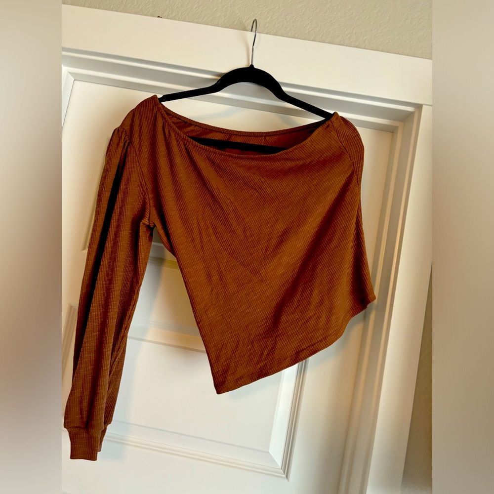 Brand new with tags cute one sleeve top